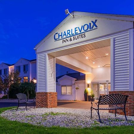 Charlevoix Inn & Suites Surestay Collection By Best Western Eksteriør billede