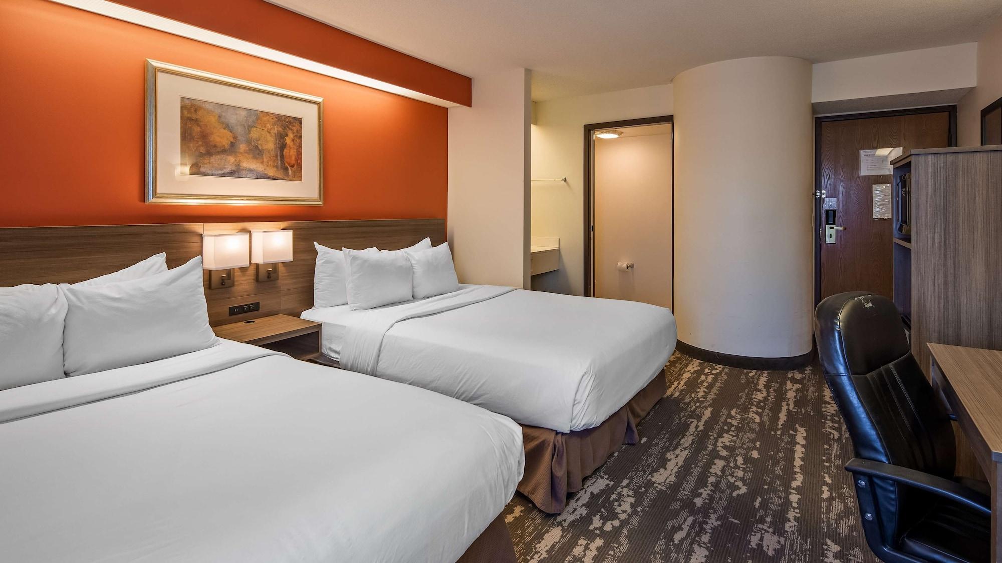 Charlevoix Inn & Suites Surestay Collection By Best Western Eksteriør billede