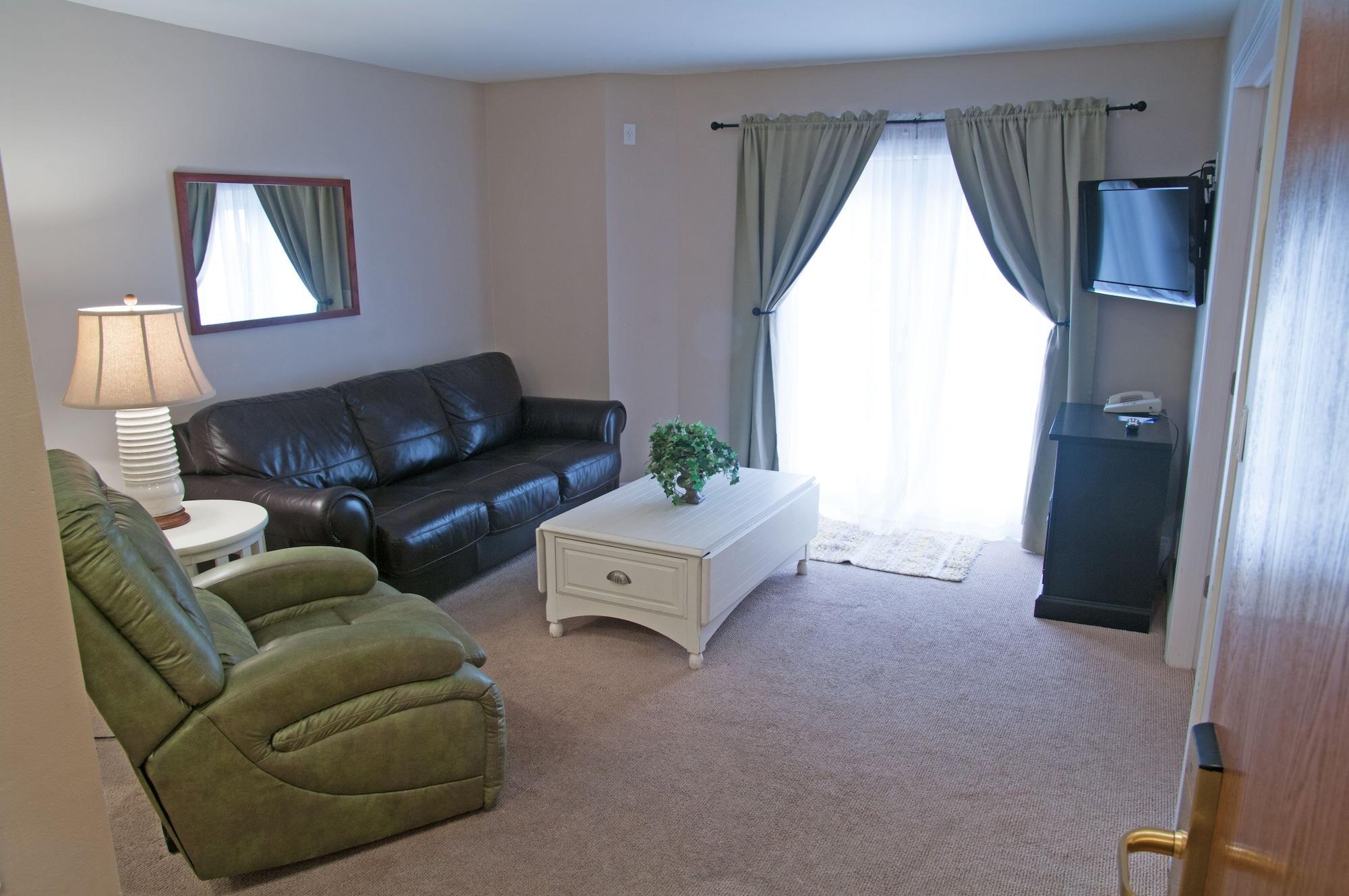 Charlevoix Inn & Suites Surestay Collection By Best Western Eksteriør billede