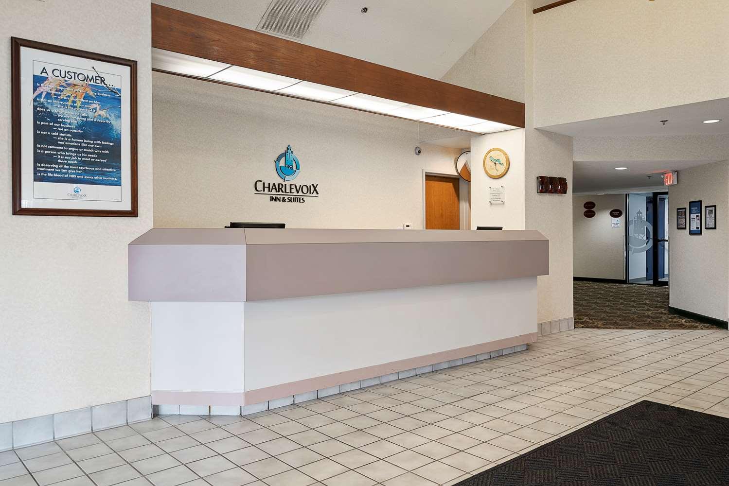 Charlevoix Inn & Suites Surestay Collection By Best Western Eksteriør billede