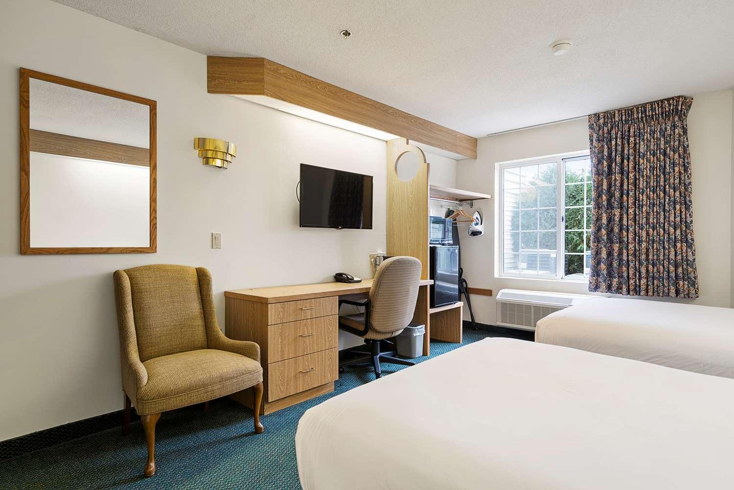 Charlevoix Inn & Suites Surestay Collection By Best Western Eksteriør billede
