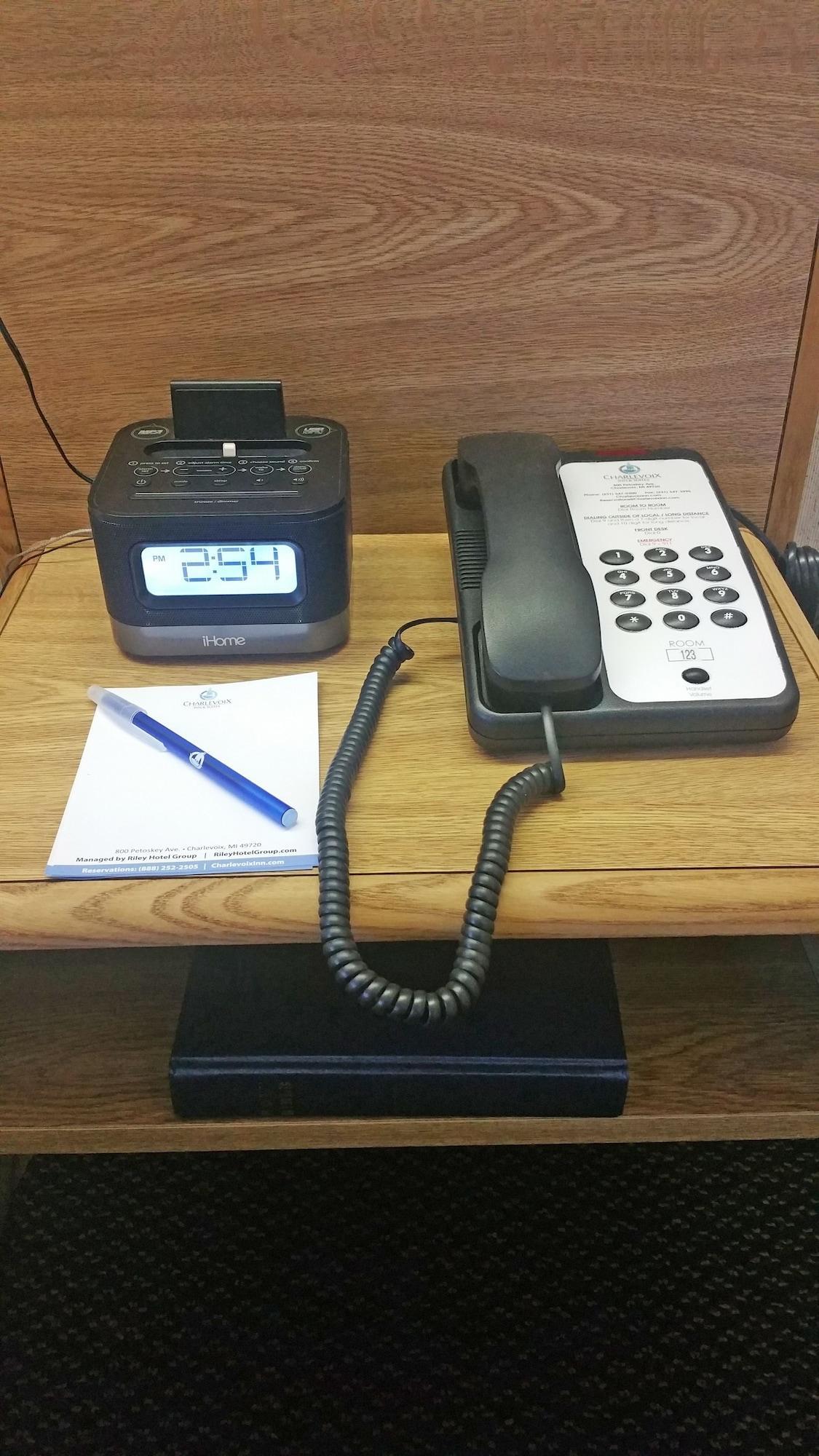 Charlevoix Inn & Suites Surestay Collection By Best Western Eksteriør billede