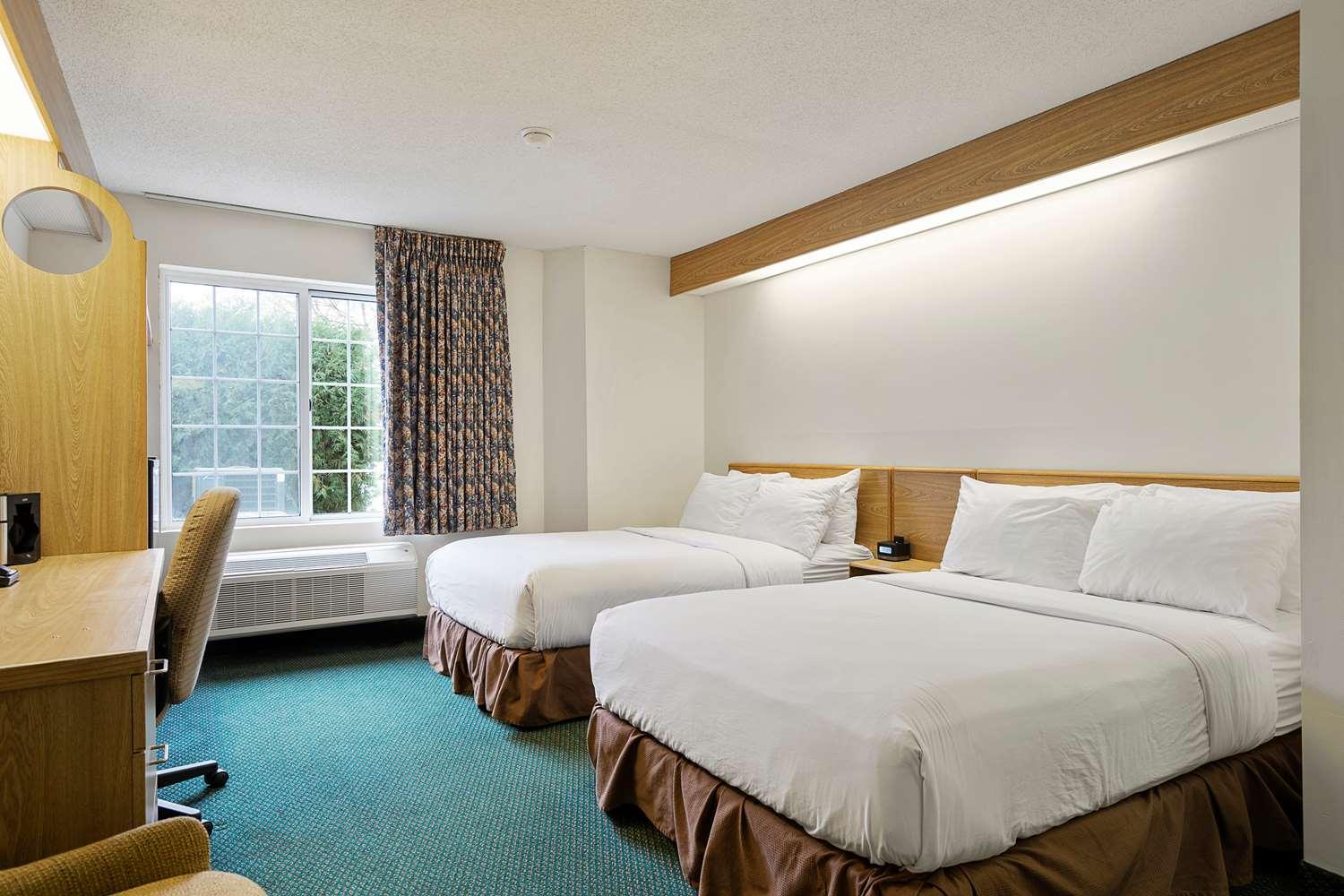 Charlevoix Inn & Suites Surestay Collection By Best Western Eksteriør billede