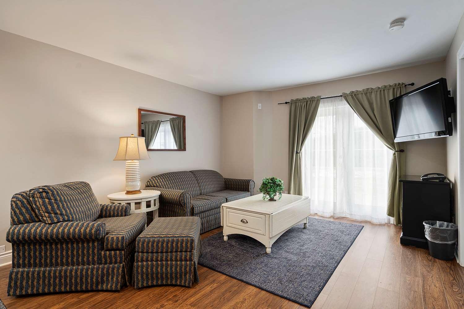 Charlevoix Inn & Suites Surestay Collection By Best Western Eksteriør billede
